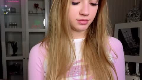 Anne online show from 4, 12, 2024