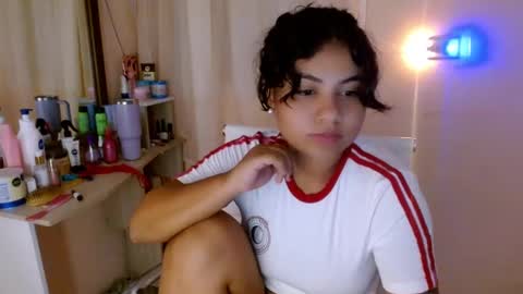 cute_hippo8 online show from 22, 2, 2025