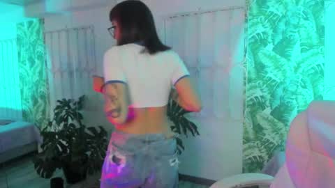 Sofa  online show from 13, 11, 2025