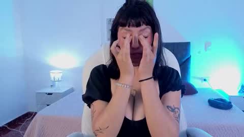 Sofa  online show from 18, 3, 2026