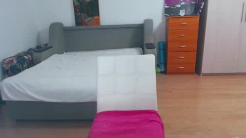 Snapshot of cute_jes chatting on 1, 3, 2025 cute_jes online show from 1, 3, 2025