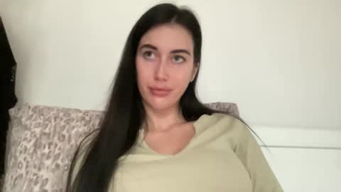 cute_kriss94 online show from 16, 11, 2025