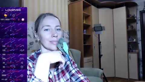 cute_lion_ online show from 6, 1, 2025