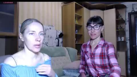 cute_lion_ online show from 9, 11, 2025