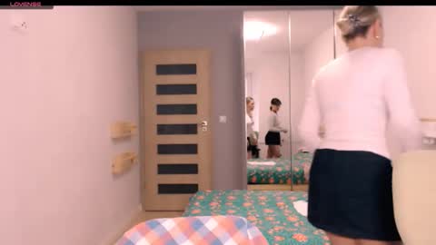 cute_lion_ online show from 7, 2, 2026