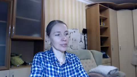 cute_lion_ online show from 17, 6, 2026