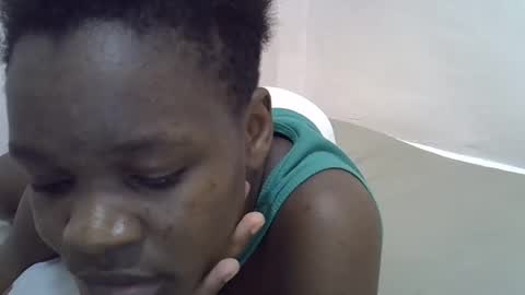 Snapshot of cute_marion chatting on 14, 2, 2025 cute_marion online show from 14, 2, 2025
