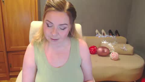 cute_phoenix online show from 22, 4, 2026