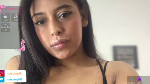 Snapshot of cute_rosy chatting on 17, 12, 2024 rosy online show from 17, 12, 2024