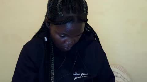 Snapshot of cute_roxie chatting on 24, 12, 2024 cute_roxie online show from 24, 12, 2024