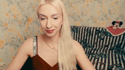 Snapshot of cute_smile_shy chatting on 3, 12, 2024 cute_smile_shy online show from 3, 12, 2024