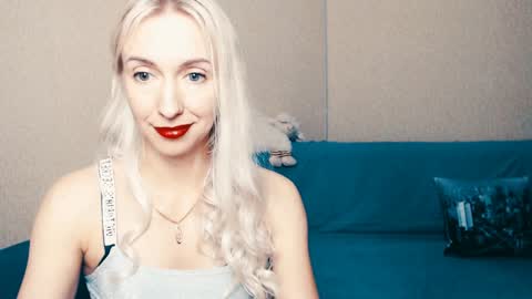 Snapshot of cute_smile_shy chatting on 28, 12, 2024 cute_smile_shy online show from 28, 12, 2024