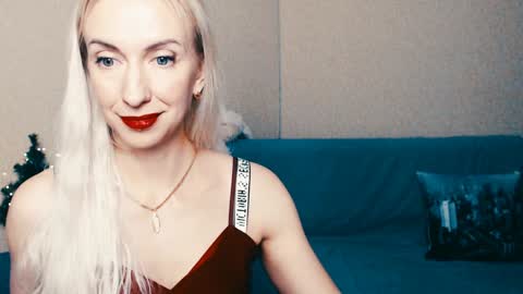 Snapshot of cute_smile_shy chatting on 7, 1, 2025 cute_smile_shy online show from 7, 1, 2025