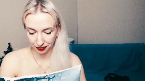 Snapshot of cute_smile_shy chatting on 8, 1, 2025 cute_smile_shy online show from 8, 1, 2025