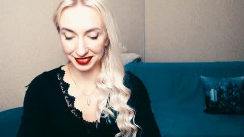 Snapshot of cute_smile_shy chatting on 11, 1, 2025 cute_smile_shy online show from 11, 1, 2025