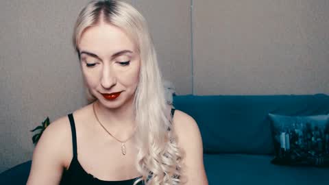 Snapshot of cute_smile_shy chatting on 21, 1, 2025 cute_smile_shy online show from 21, 1, 2025