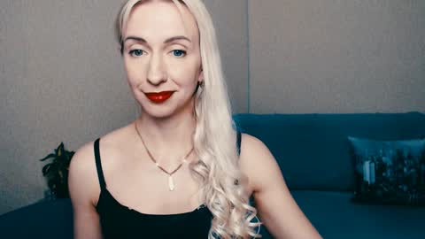 Snapshot of cute_smile_shy chatting on 21, 1, 2025 cute_smile_shy online show from 21, 1, 2025