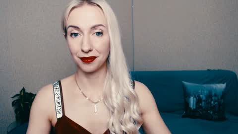 Snapshot of cute_smile_shy chatting on 24, 1, 2025 cute_smile_shy online show from 24, 1, 2025