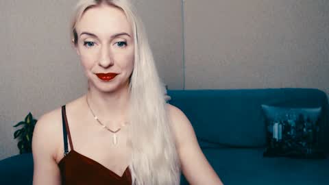 Snapshot of cute_smile_shy chatting on 28, 1, 2025 cute_smile_shy online show from 28, 1, 2025