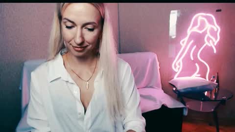 Snapshot of cute_smile_shy chatting on 8, 9, 2025 cute_smile_shy online show from 8, 9, 2025