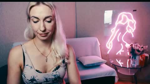 cute_smile_shy online show from 11, 10, 2025