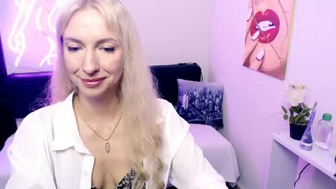 cute_smile_shy online show from 6, 6, 2026