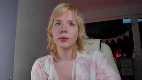 Amy online show from 23, 11, 2025