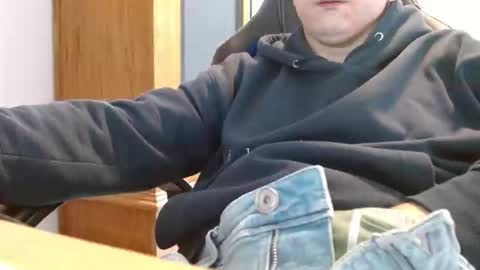 Cuteboy090 online show from 11, 5, 2026