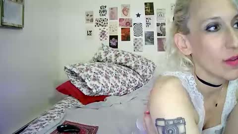 Bella online show from 7, 11, 2025