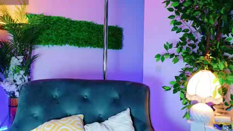 cuteness__girl online show from 25, 9, 2025