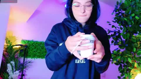 cuteness__girl online show from 20, 11, 2025