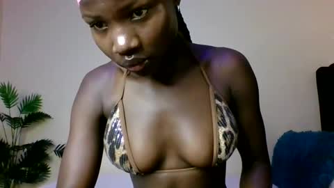 Snapshot of cutey_mara chatting on 4, 4, 2026 cutey_mara online show from 4, 4, 2026