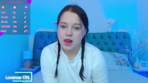 Snapshot of cutie__cutiee_ chatting on 9, 10, 2025 Nika online show from 9, 10, 2025
