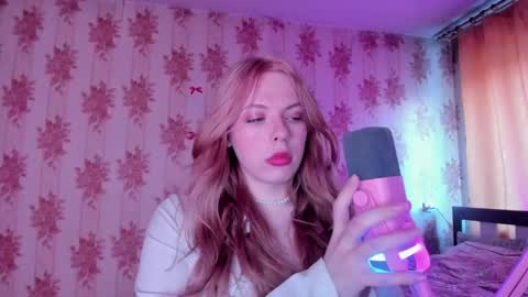Snapshot of cutie_bambi_ chatting on 8, 6, 2026 Bambi online show from 8, 6, 2026