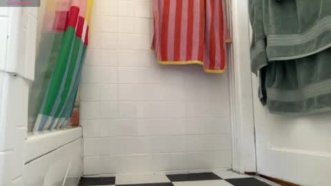 Snapshot of cutie_boy97 chatting on 5, 6, 2026 biddy online show from 5, 6, 2026