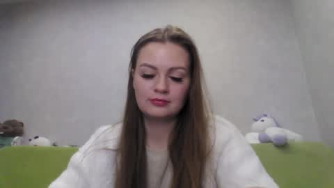Snapshot of cutie_klo_ chatting on 2, 3, 2025 Chloe online show from 2, 3, 2025