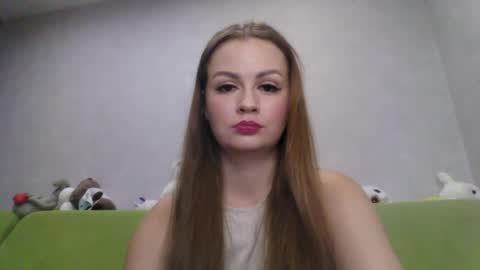 Snapshot of cutie_klo_ chatting on 17, 9, 2025 Chloe online show from 17, 9, 2025