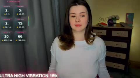 Snapshot of cutie_mili chatting on 17, 7, 2026 mili online show from 17, 7, 2026