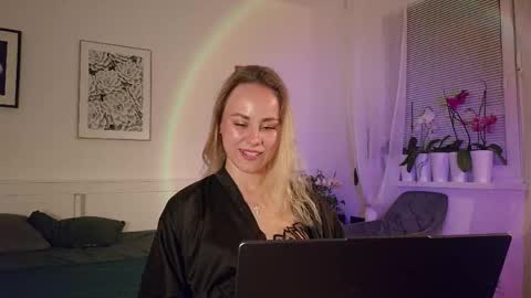 cutie_xoxo_ online show from 28, 4, 2026