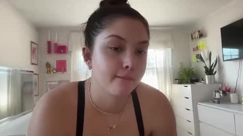 Snapshot of cutieoggg420 chatting on 8, 3, 2025 Cutieoggg420 online show from 8, 3, 2025