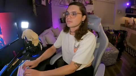 Snapshot of cutiepiescarlett chatting on 27, 5, 2026 cutiepiescarlett online show from 27, 5, 2026