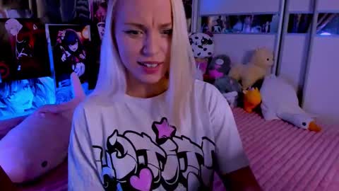 Snapshot of cuttie_ponyy chatting on 15, 2, 2026 Nora online show from 15, 2, 2026