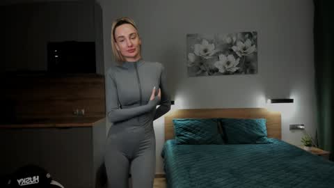 CuttieChloe online show from 11, 12, 2024