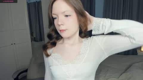 Snapshot of cuty_petite chatting on 18, 4, 2026 Anne online show from 18, 4, 2026