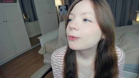 Snapshot of cuty_petite chatting on 20, 4, 2026 Anne online show from 20, 4, 2026