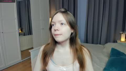 Snapshot of cuty_petite chatting on 26, 4, 2026 Anne online show from 26, 4, 2026