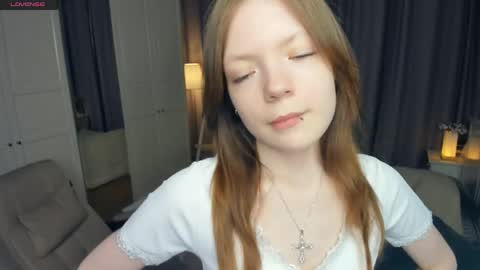 Snapshot of cuty_petite chatting on 30, 4, 2026 Anne online show from 30, 4, 2026