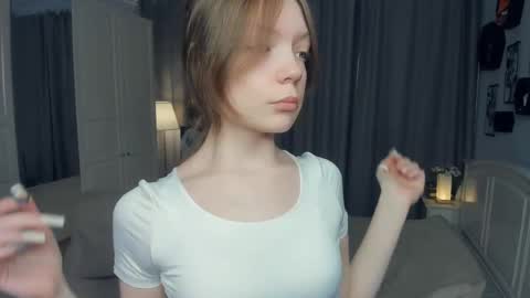 Snapshot of cuty_petite chatting on 12, 5, 2026 Anne online show from 12, 5, 2026
