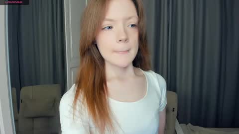 Snapshot of cuty_petite chatting on 25, 5, 2026 Anne online show from 25, 5, 2026