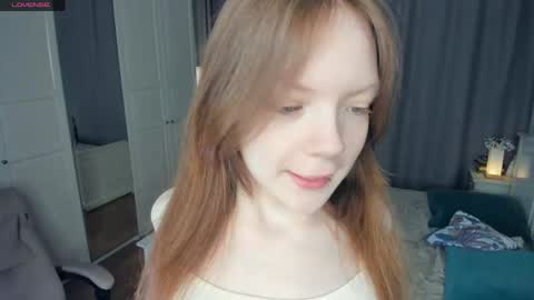 Snapshot of cuty_petite chatting on 29, 5, 2026 Anne online show from 29, 5, 2026